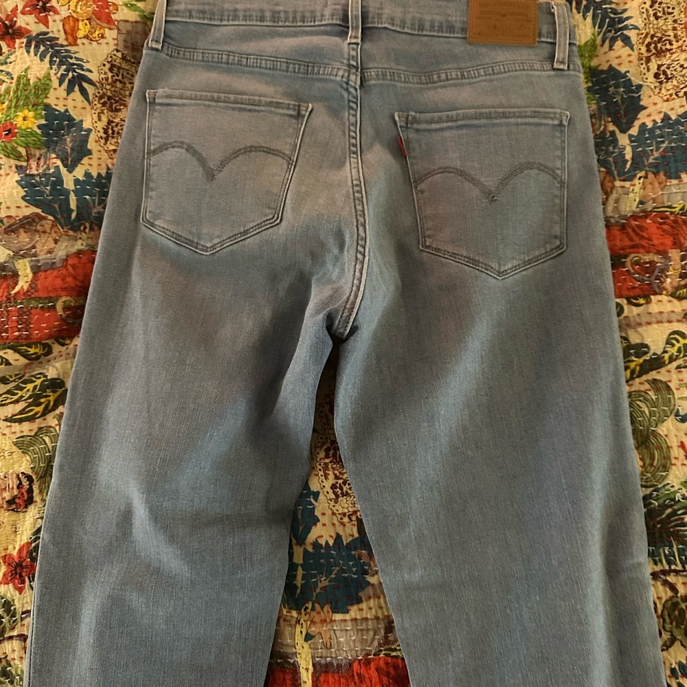 Light Blue Levi’s 724 High Rise Straight stretch Jeans size 30